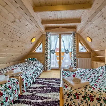 Chalet W Bialce Z Jacuzzi W Ogrodzie *