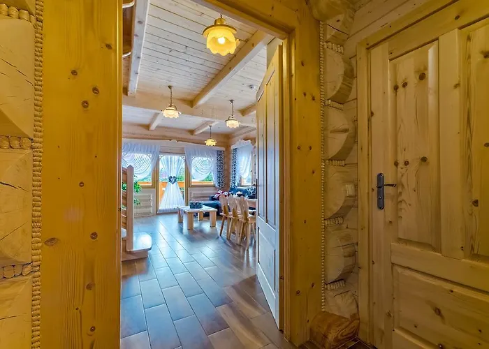 W Bialce Z Jacuzzi W Ogrodzie Dağ evi *