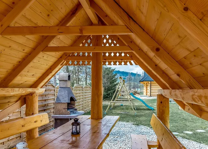 W Bialce Z Jacuzzi W Ogrodzie Dağ evi *